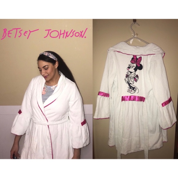 Betsey Johnson x Disney Robe - Picture 4 of 8